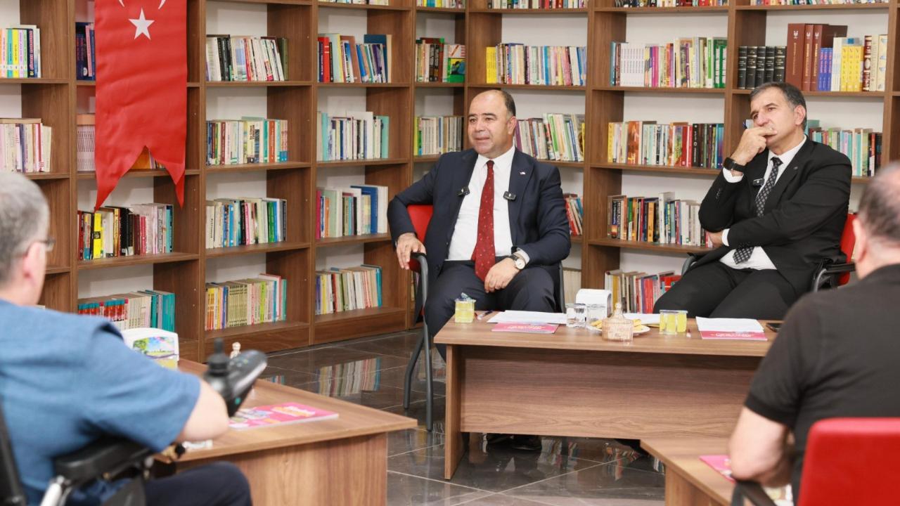 KARAKÖPRÜ’DE EMEKLİLERLE AÇIK OTURUM BULUŞMASI!