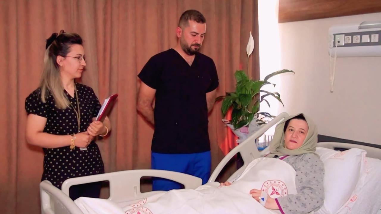 Şanlıurfa'da Tıbbi Mucize: Karnından 29 Santimetrelik Dev Miyom Çıkarıldı!