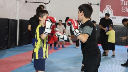 KARAKÖPRÜ DOĞUKENT SPOR KOMPLEKSİ GENÇ SPORCULARI AĞIRLIYOR!